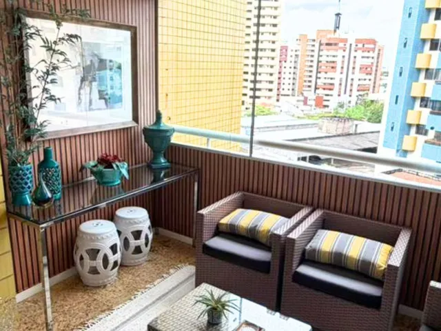 Imagem: O apartamento possui 2 Dormitórios, 1 Suíte, 2 Banheiros