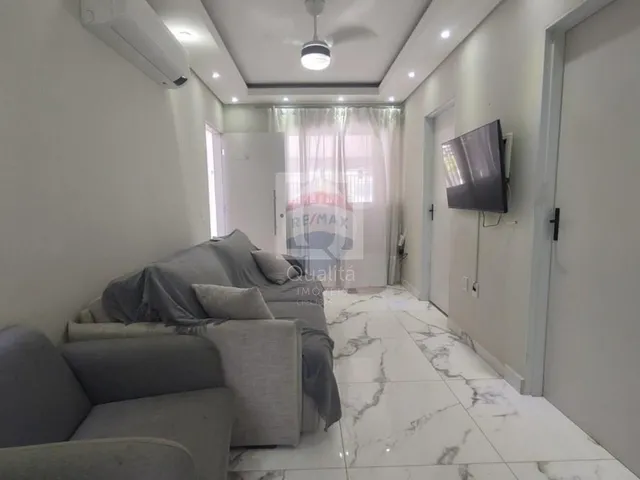 Imagem: A casa possui 4 Dormitórios, 1 Suíte, 4 Banheiros, 2