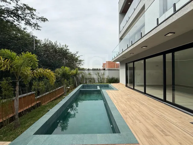 Imagem: Casa de luxo em condomínio à venda em