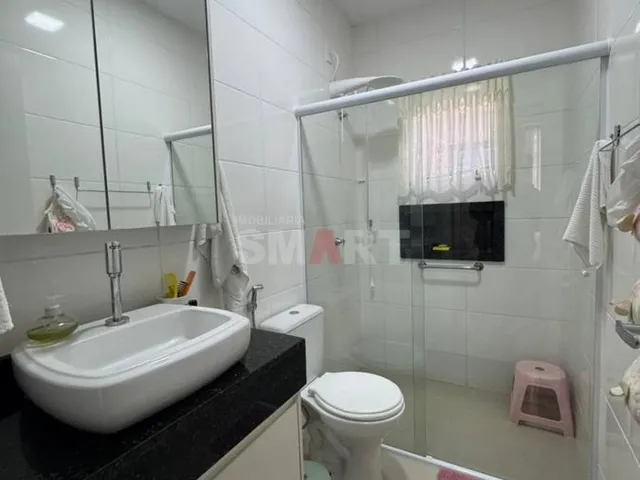 Imagem 6: Geminado à Venda na Barra do Rio Cerro com 1 Suíte + 2 Quartos