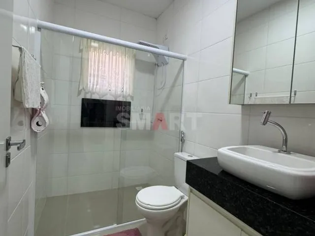 Imagem 10: Geminado à Venda na Barra do Rio Cerro com 1 Suíte + 2 Quartos