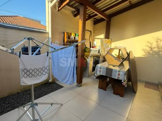 Imagem 12: Geminado à Venda na Barra do Rio Cerro com 1 Suíte + 2 Quartos