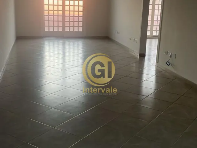 Imagem 8: Sobrado com ,3 suítes, área gourmet, subsolo multiuso e garagem para 4 carros com vista
