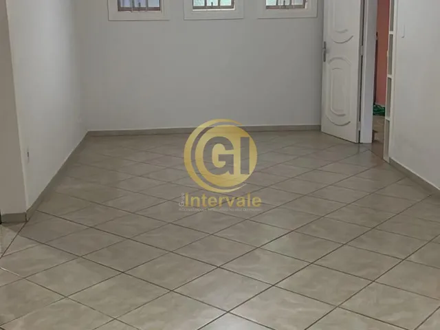 Imagem 2: Sobrado com ,3 suítes, área gourmet, subsolo multiuso e garagem para 4 carros com vista