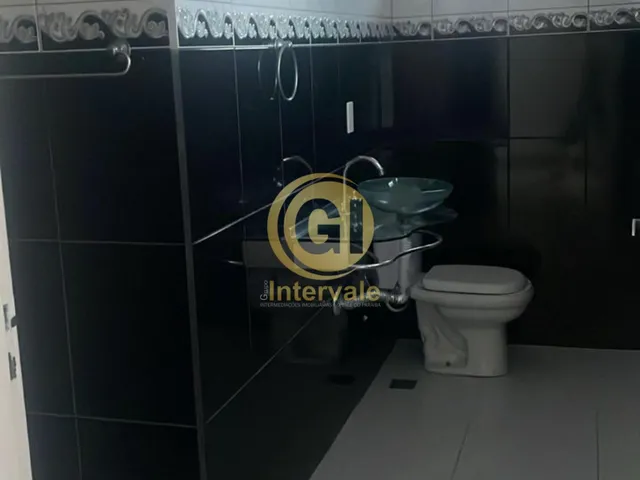 Imagem 11: Sobrado com ,3 suítes, área gourmet, subsolo multiuso e garagem para 4 carros com vista
