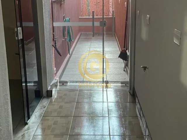 Imagem 3: Sobrado com ,3 suítes, área gourmet, subsolo multiuso e garagem para 4 carros com vista