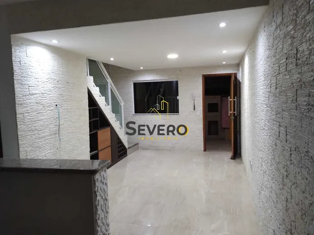 Imagem: A casa possui 3 Dormitórios, 1 Banheiro, 1 Vaga na