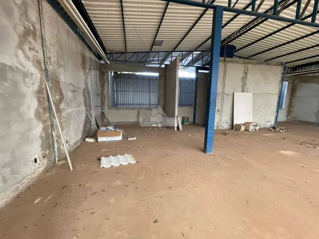 Imagem 4: Prédio Comercial - Subesquina em Avenida Movimentada - 903 Sul