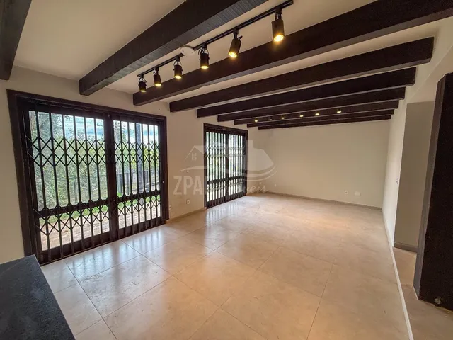 Imagem 13: Oportunidade Única: Casa de 3 Quartos com Suíte e Garagem em Ipanema, Porto Alegre-Rs - 345,24M² de Área!