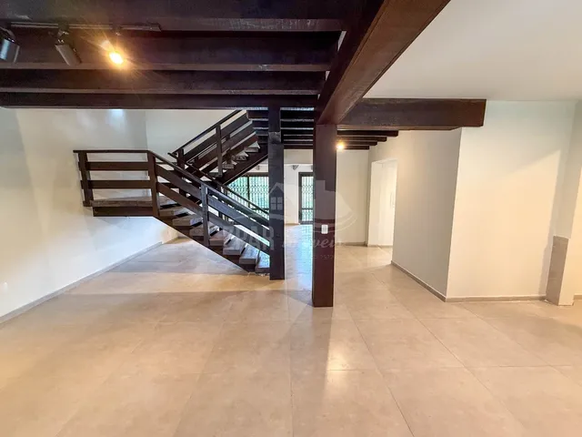 Imagem 16: Oportunidade Única: Casa de 3 Quartos com Suíte e Garagem em Ipanema, Porto Alegre-Rs - 345,24M² de Área!