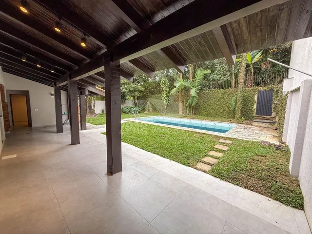 Imagem 8: Oportunidade Única: Casa de 3 Quartos com Suíte e Garagem em Ipanema, Porto Alegre-Rs - 345,24M² de Área!