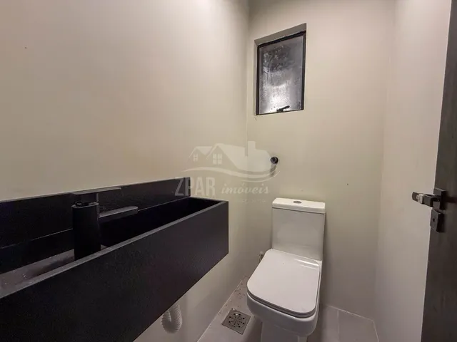 Imagem 6: Oportunidade Única: Casa de 3 Quartos com Suíte e Garagem em Ipanema, Porto Alegre-Rs - 345,24M² de Área!
