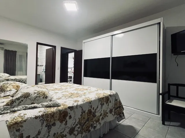 Imagem 9: Venha se encantar com esta maravilhosa casa semi-mobiliada no coração de Penha-SC!