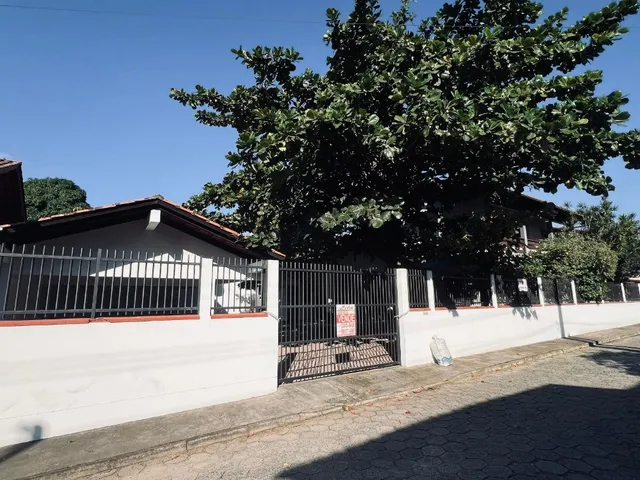 Imagem: Belíssimo Sobrado no Centro de Penha/SC!