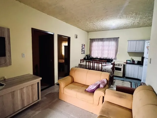 Imagem 2: Venha conhecer essa belíssima casa mobiliada no coração de Penha/SC!!