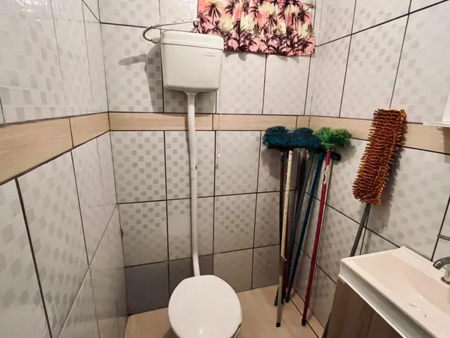 Imagem 3: Venha conhecer essa belíssima casa mobiliada no coração de Penha/SC!!