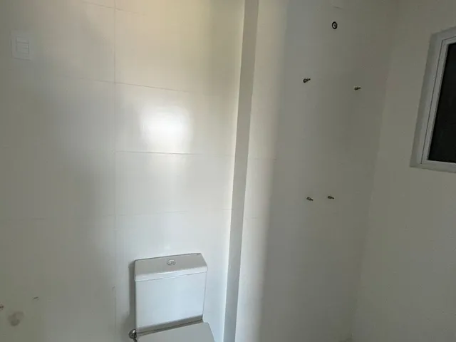 Imagem 2: Encante-Se com Esse Apartamento com Uma Deslumbrante Vista para o Mar!!