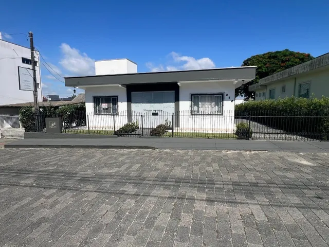 Imagem: Belíssima casa semi-mobiliada no Centro