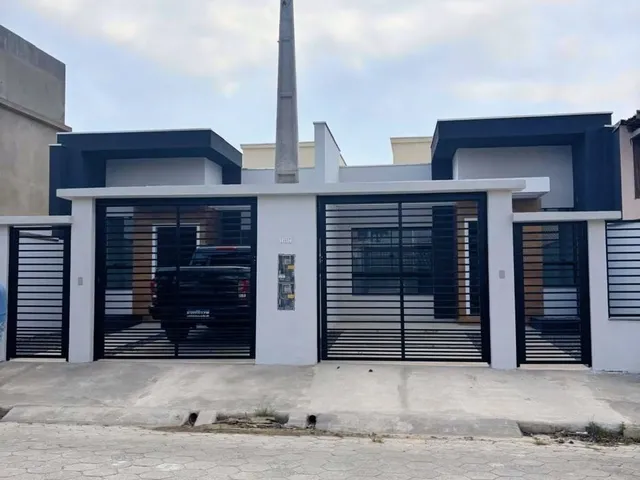 Imagem: Belíssima Casa no Centro de Penha/SC!!