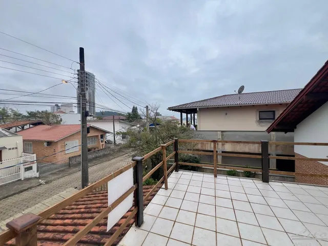 Imagem 6: Seu refúgio em estilo germânico, na quadra do mar!