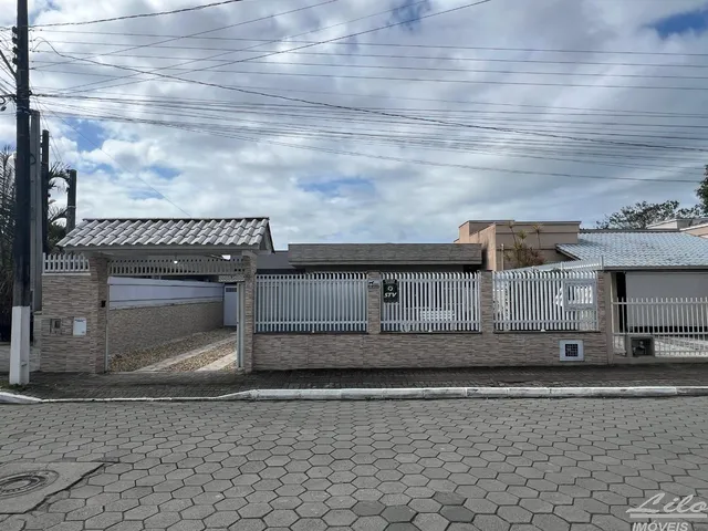 Imagem 7: Encantadora casa no Centro de Penha/SC!!
