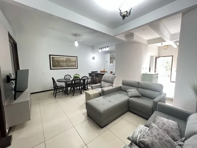Imagem 9: Belo sobrado semi-mobiliado no Centro de Penha/SC!!
