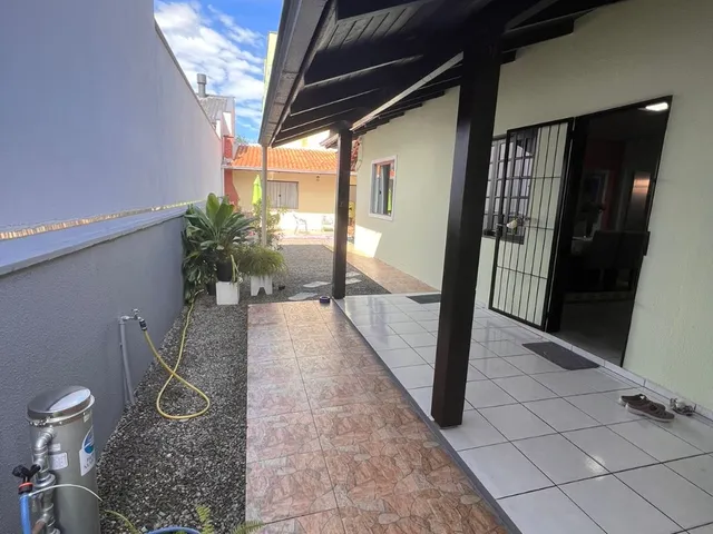 Imagem 2: Bela casa de alvenaria no centro de Penha!