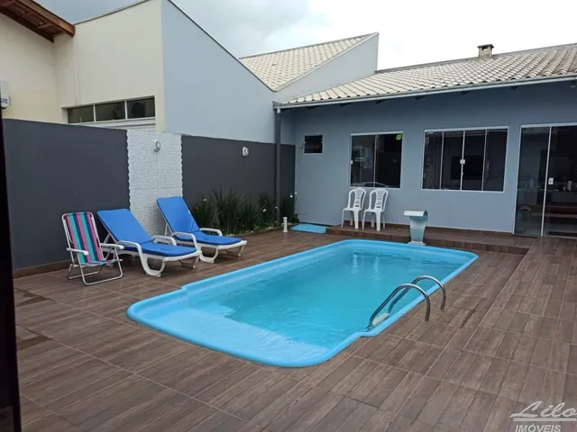 Imagem 2: Casa com Piscina no Centro de Penha