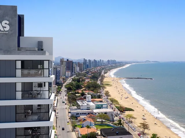 Imagem: Iconic no Centro de Baln. Piçarras-Sc