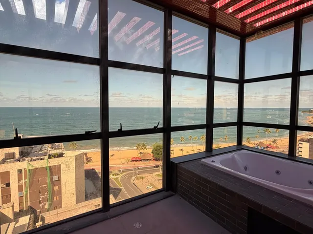 Imagem: Cobertura duplex com jacuzzi, vista para