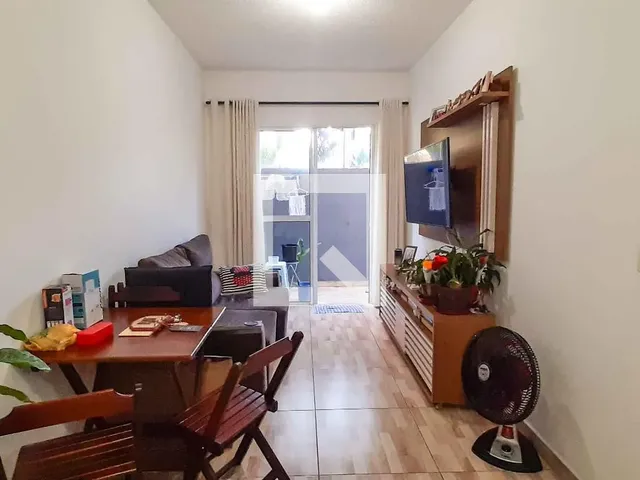 Imagem: O apartamento possui 2 Dormitórios, 1 Banheiro, 1 Vaga na