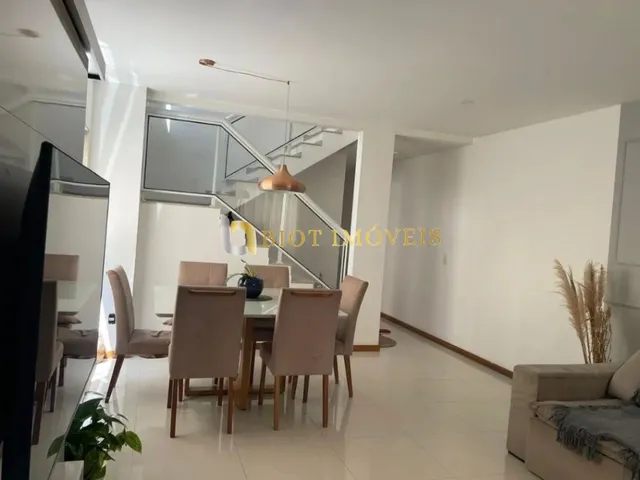 Imagem 13: Imperdível casa à venda em Niterói-RJ, bairro Itaipu. 4 quartos, 3 suítes, 1 sala, 5