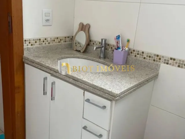 Imagem 11: Imperdível casa à venda em Niterói-RJ, bairro Itaipu. 4 quartos, 3 suítes, 1 sala, 5