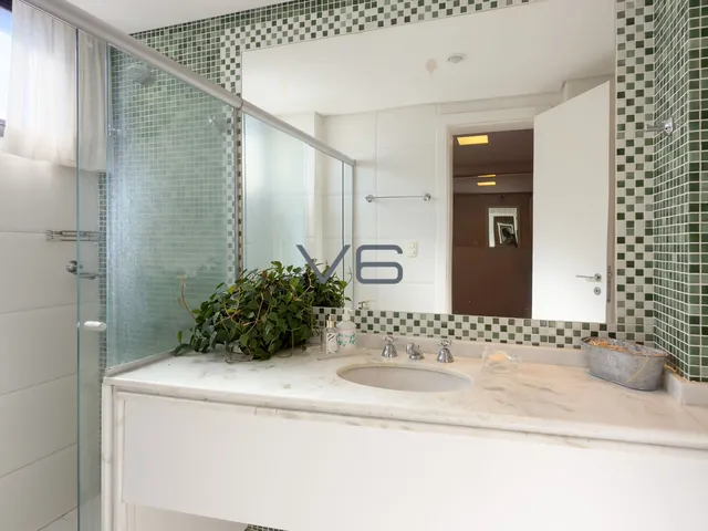 Imagem 16: Apartamento Alto Padrão com 4 quartos, 3 vagas de garagem, 196m² privativos, no