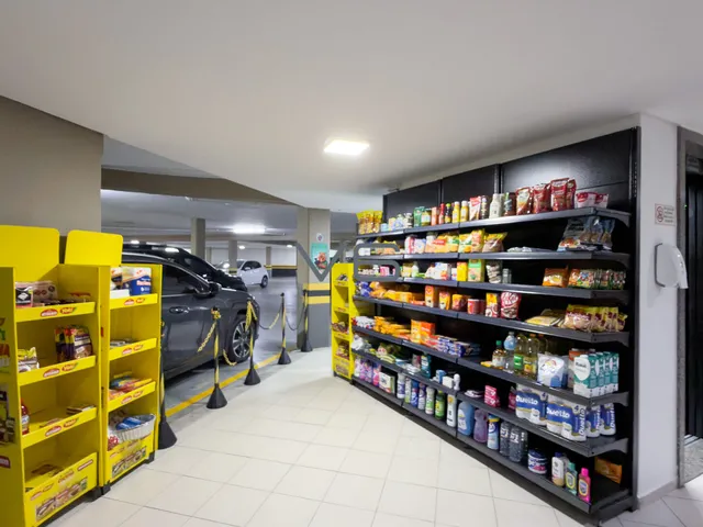 Imagem 9: Apartamento Alto Padrão com 4 quartos, 3 vagas de garagem, 196m² privativos, no