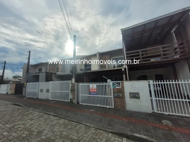 Imagem: Sobrado Geminado com 2 Dormitórios e Edícula