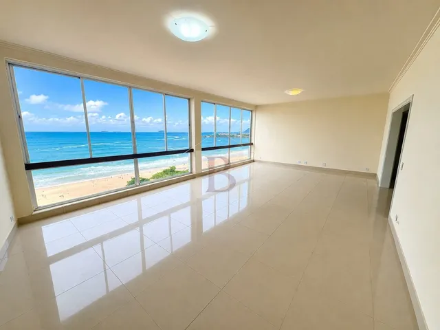 Imagem: O apartamento possui 4 Dormitórios, 1 Suíte, 3 Banheiros,