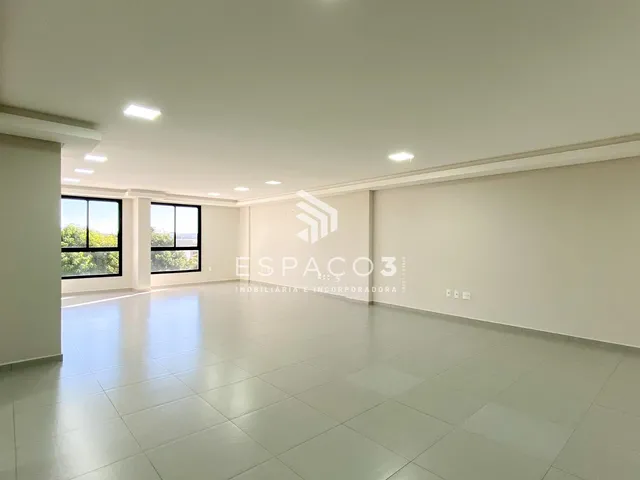 Imagem 3: Sala Comercial Ampla em Condomínio Seguro - Localização Estratégica