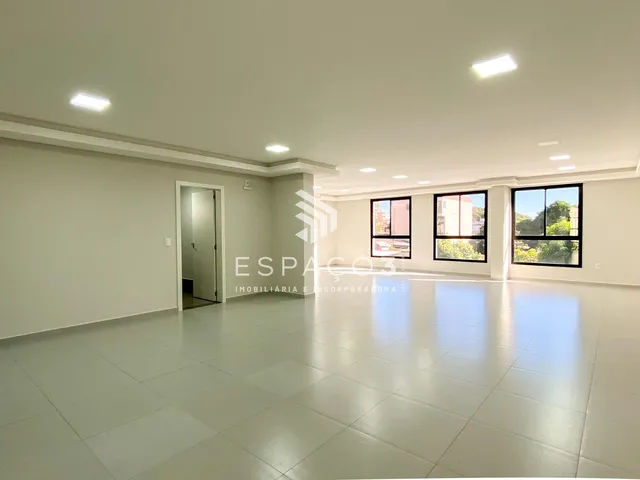 Imagem 4: Sala Comercial Ampla em Condomínio Seguro - Localização Estratégica