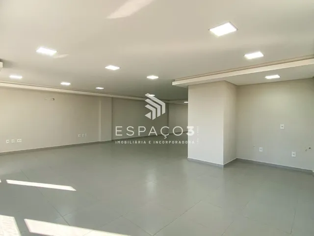 Imagem 6: Sala Comercial Ampla em Condomínio Seguro - Localização Estratégica