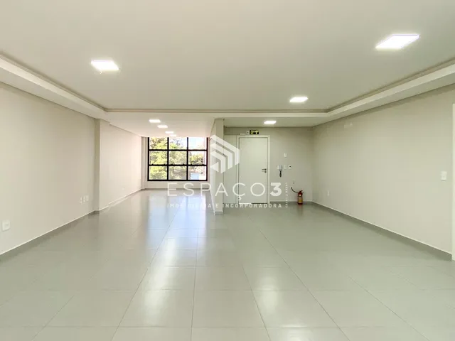Imagem 7: Sala Comercial Ampla em Condomínio Seguro - Localização Estratégica