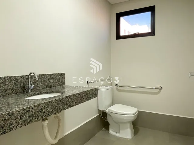 Imagem 8: Sala Comercial Ampla em Condomínio Seguro - Localização Estratégica