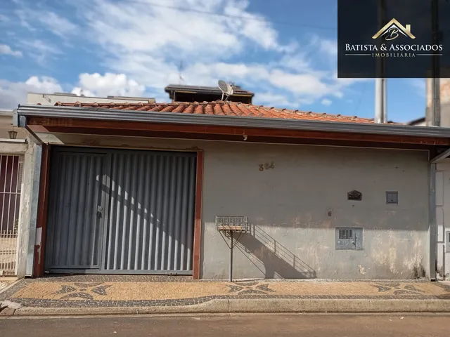 Imagem: A casa possui 2 Dormitórios, 1 Banheiro, 2 Vagas na