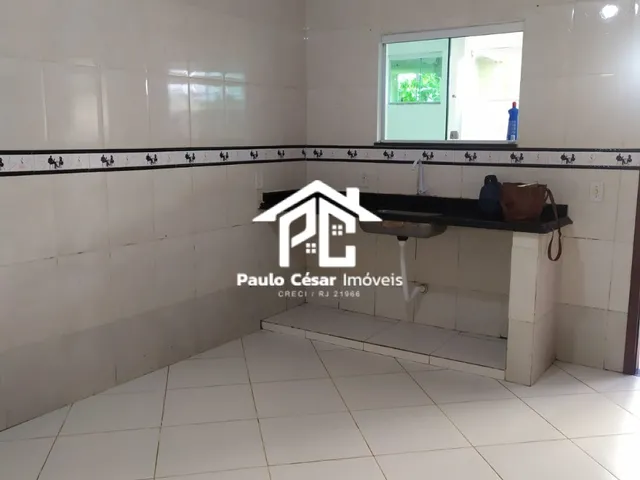 Imagem 2: Casa a poucos metros da lagoa e do centro da cidade, composta por 02 quartos, sendo 01