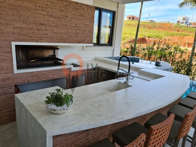 Imagem 2: Casa à venda no Mosaico Essence em Mogi das Cruzes 3 suítes, mobiliada e piscina