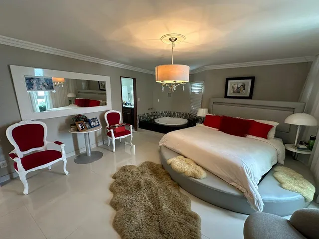 Imagem 7: Casa em condomínio com 6 dormitórios