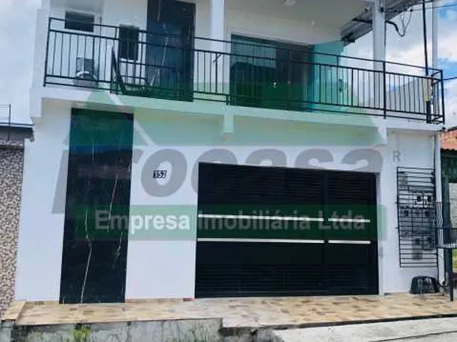 Imagem: A casa possui 8 Dormitórios, 1 Banheiro, 500m² de Área