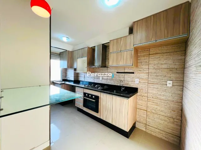 Imagem: O apartamento possui 2 Dormitórios, 1 Banheiro, 1 Vaga na