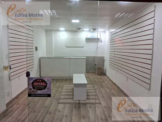 Imagem: A loja possui 28m² de Área Privada e está localizado em
