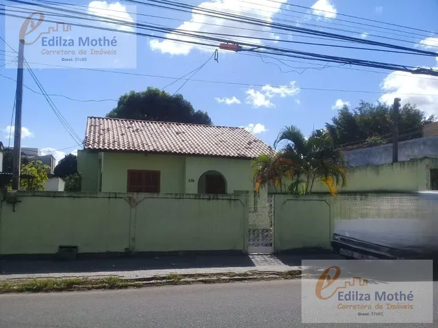 Imagem: A casa possui 3 Dormitórios, 1 Suíte, 1 Banheiro, 3 Vagas